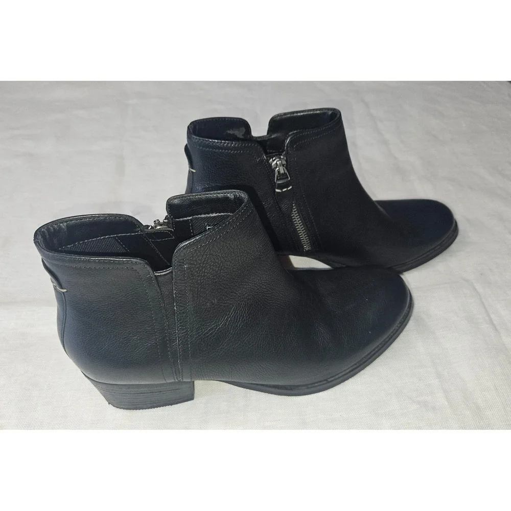 Clarks‎ Collection Black Leather Chelsea Ankle Boots Comfort Minimalist 7.5M
